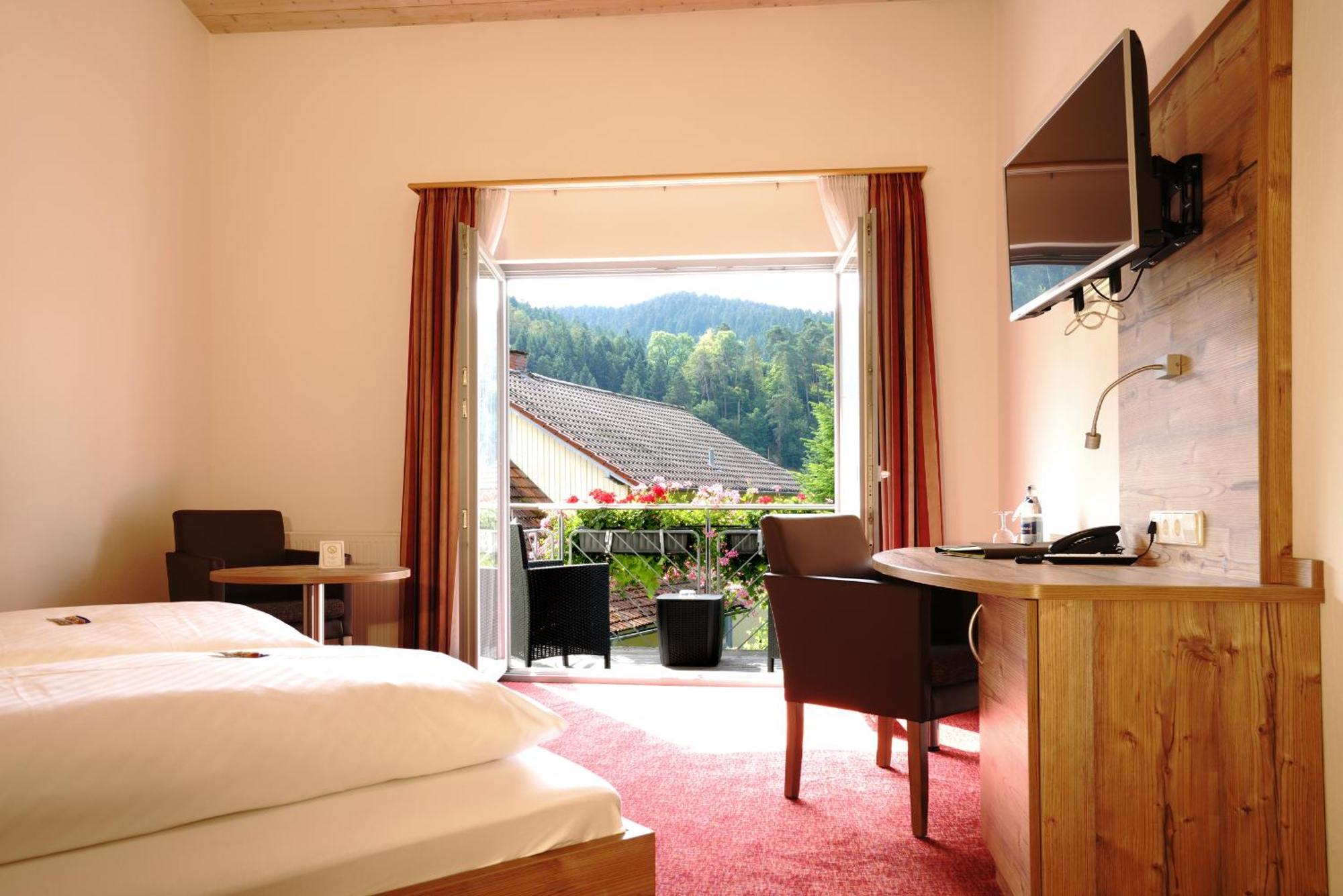 Hotel Waldblick Schenkenzell エクステリア 写真