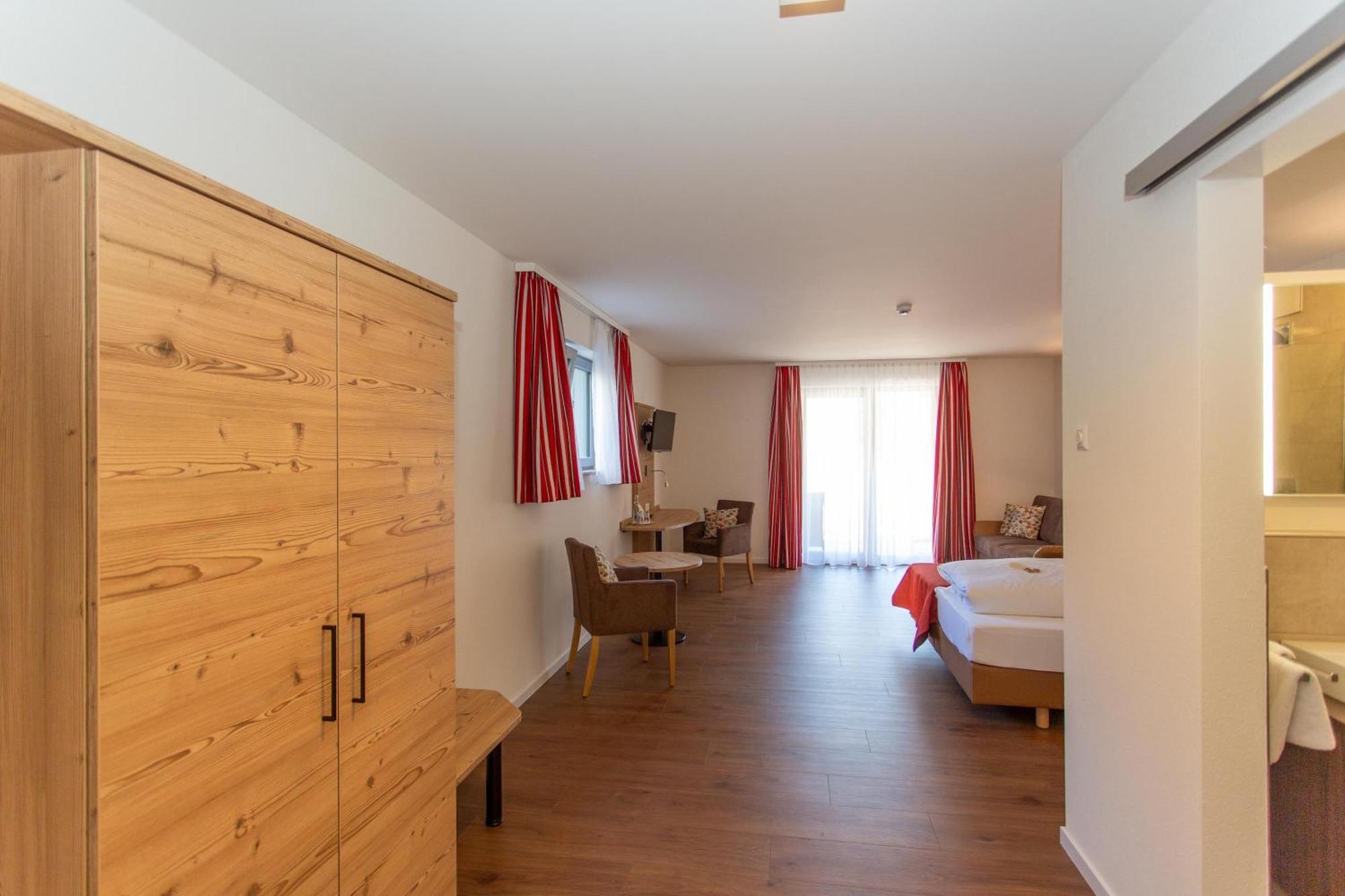 Hotel Waldblick Schenkenzell エクステリア 写真
