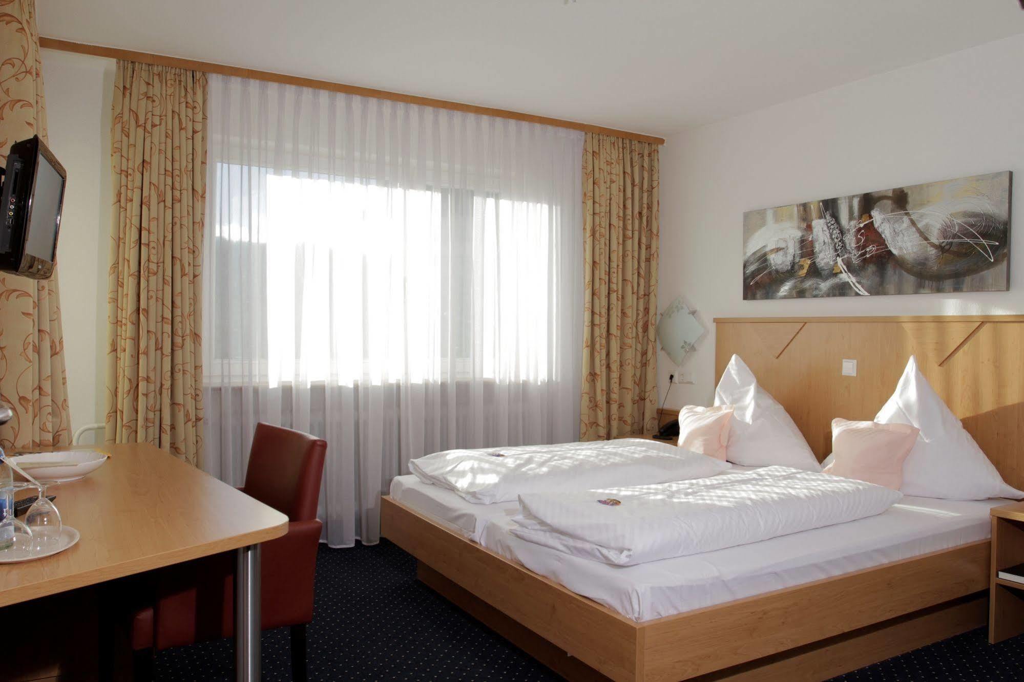 Hotel Waldblick Schenkenzell エクステリア 写真