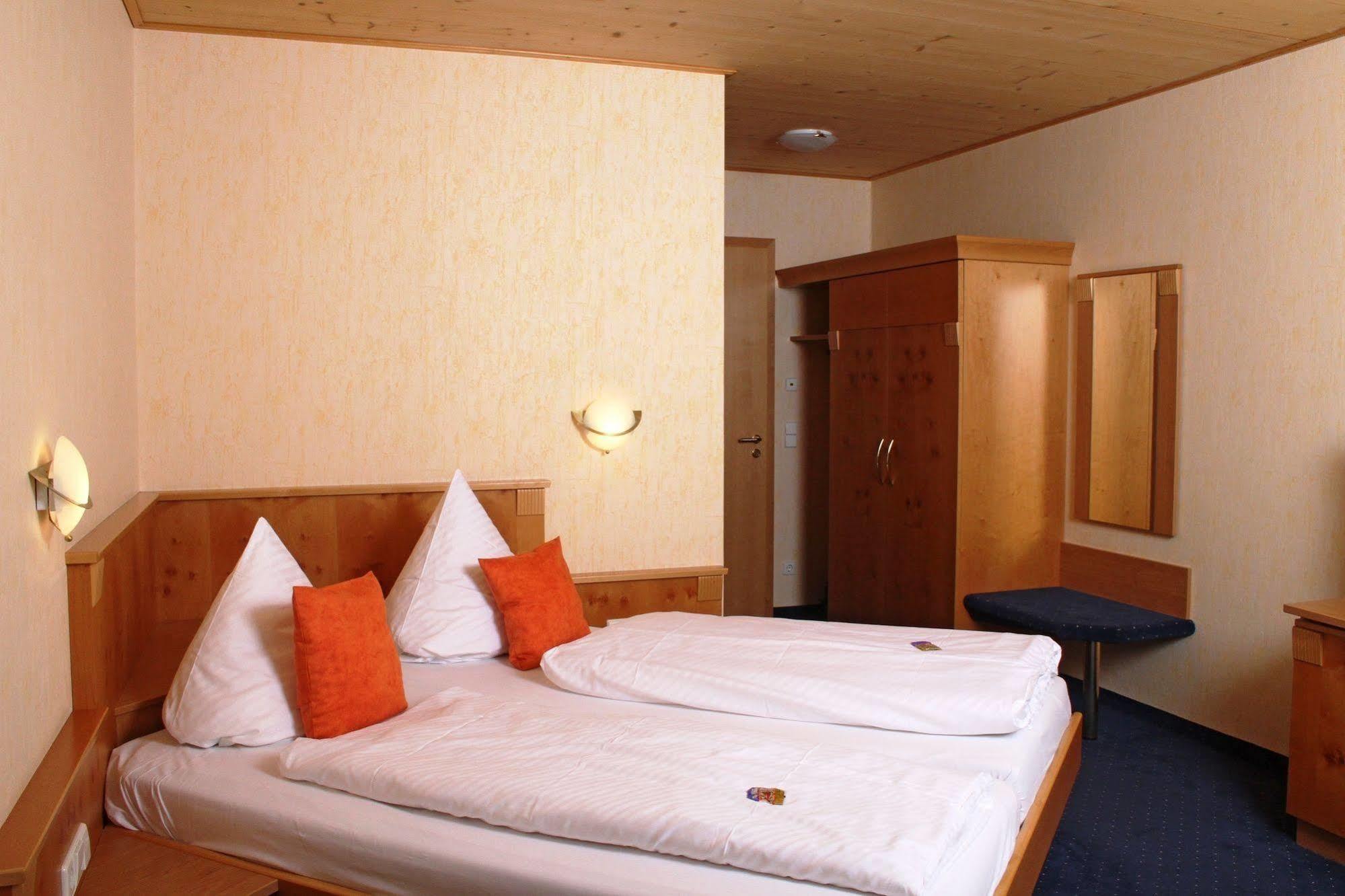 Hotel Waldblick Schenkenzell エクステリア 写真
