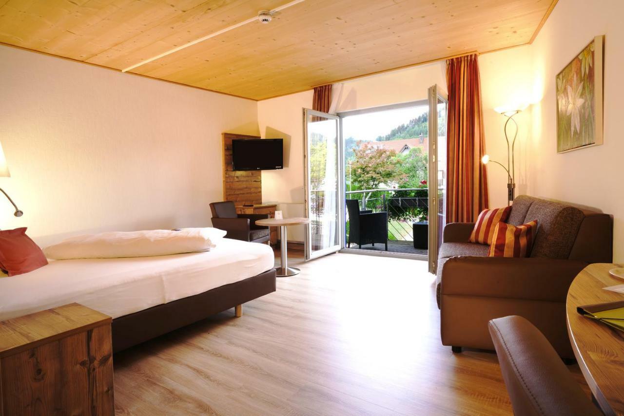 Hotel Waldblick Schenkenzell エクステリア 写真
